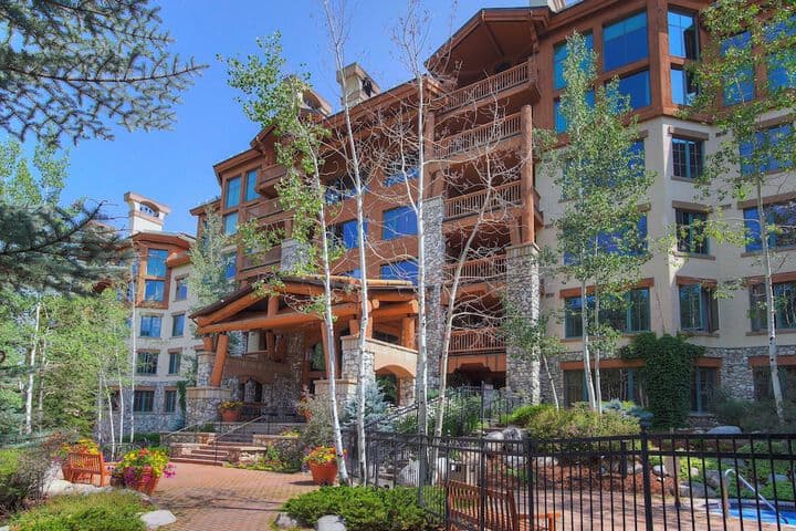 Elkhorn Lodge photo 5
