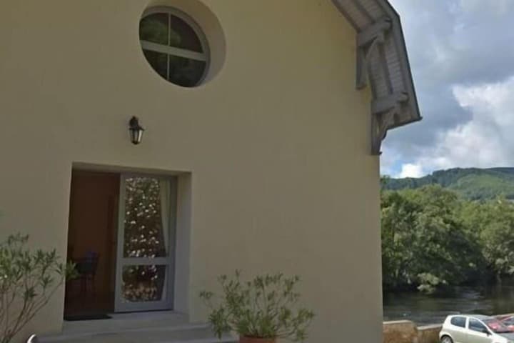 Chateauneuf-les-Bains destination view
