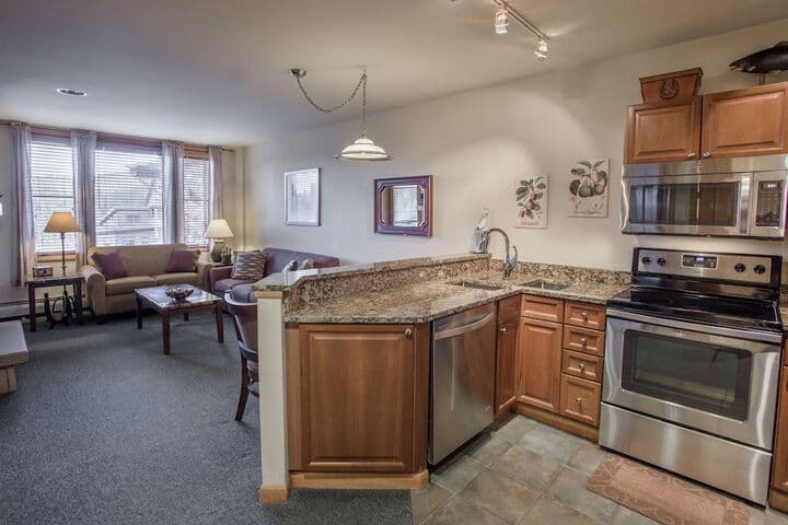 Zephyr Mountain Lodge photo 5