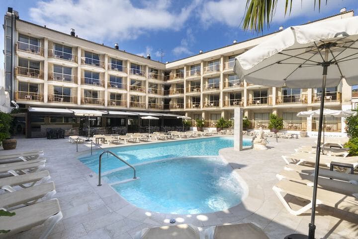 Dalmau Park destination view
