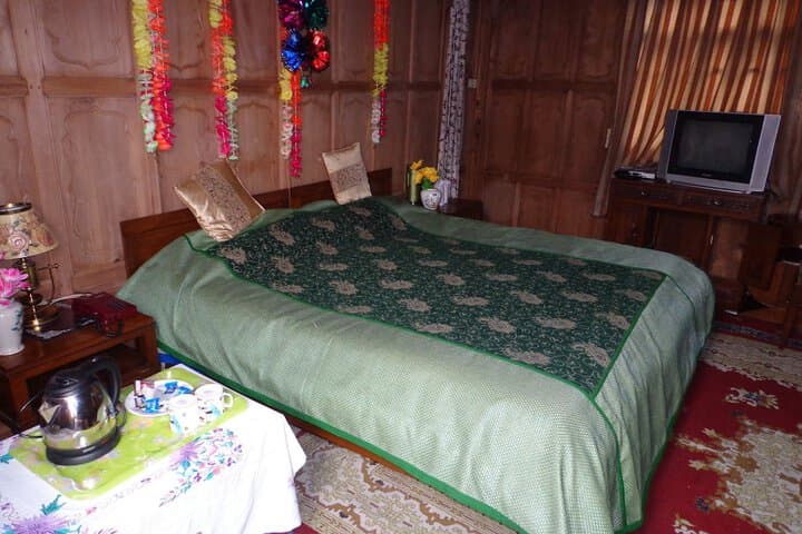 Alif Laila Group of Houseboats photo 4