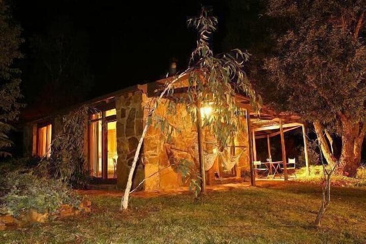 Wombat Hills Cottages photo 2