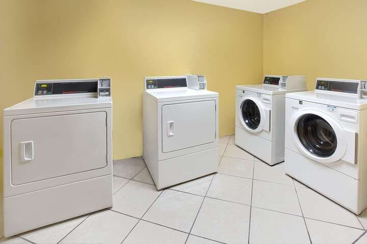 Ramada by Wyndham Fort Lauderdale Airport / Cruise Port photo 3