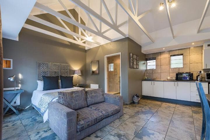 Silverstone Guesthouse photo 5