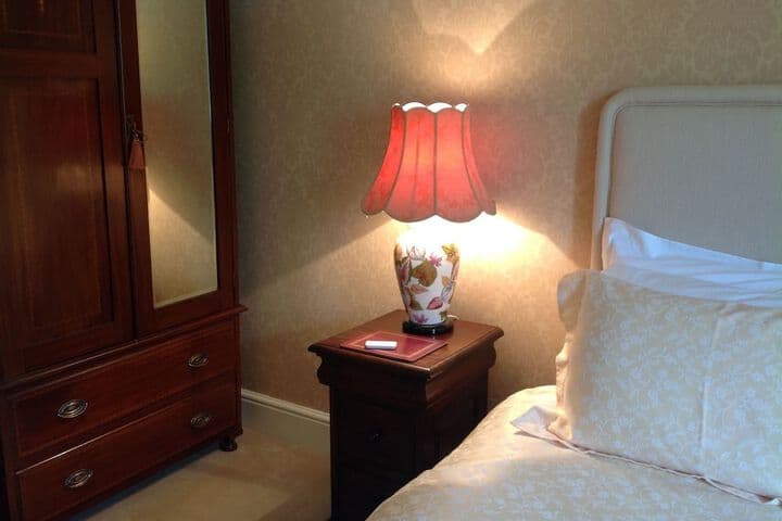 Westgate Manor photo 3