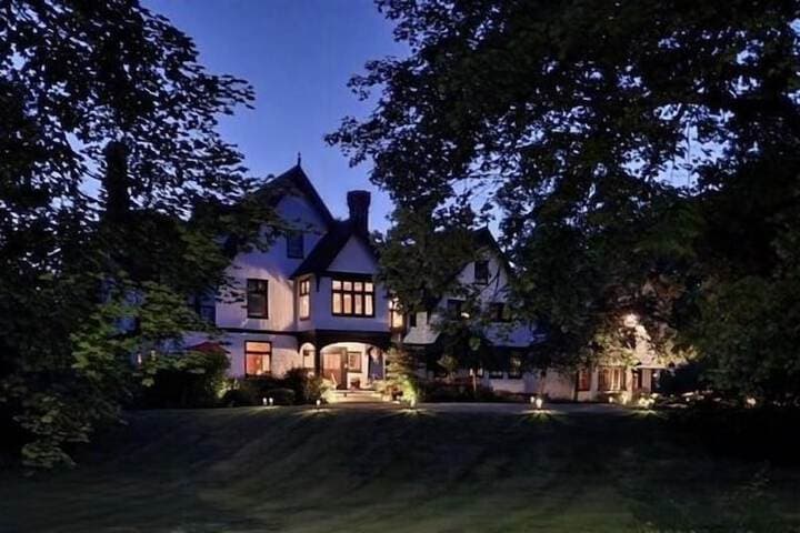 Manor House Inn photo 3