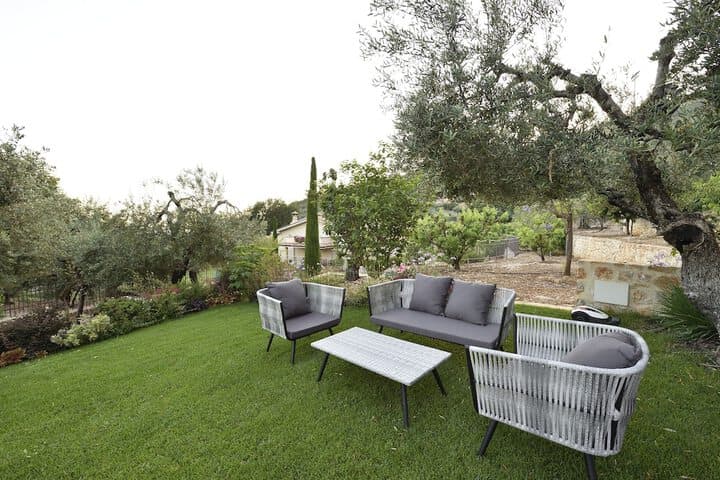 LA DEPENDANCE photo 5