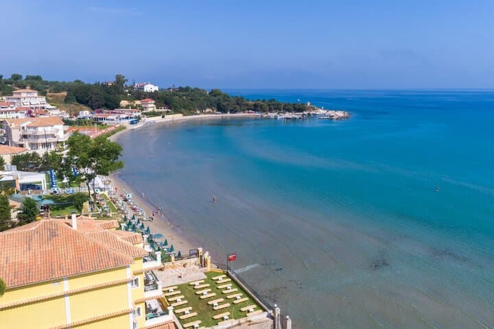 Andreolas Luxury Suites photo 3