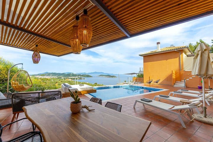 Vassilias destination view