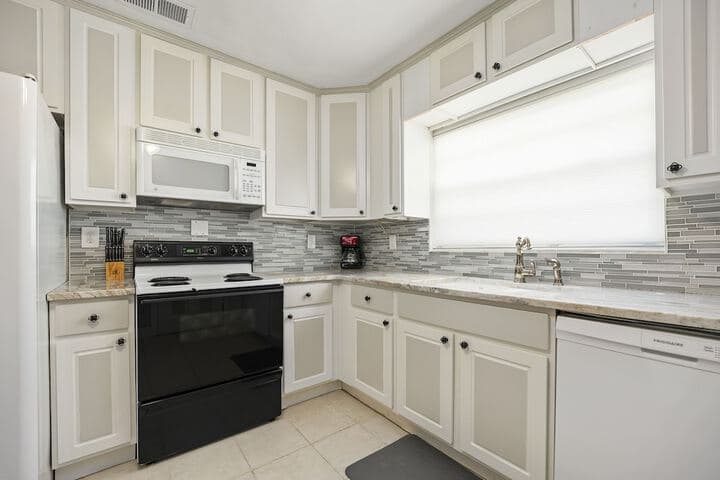 Plaza Cottage photo 4