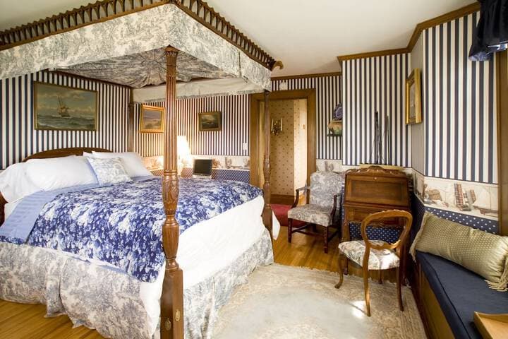 The Victorian Tudor Inn photo 4