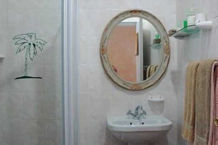 Centre Court B & B photo 5