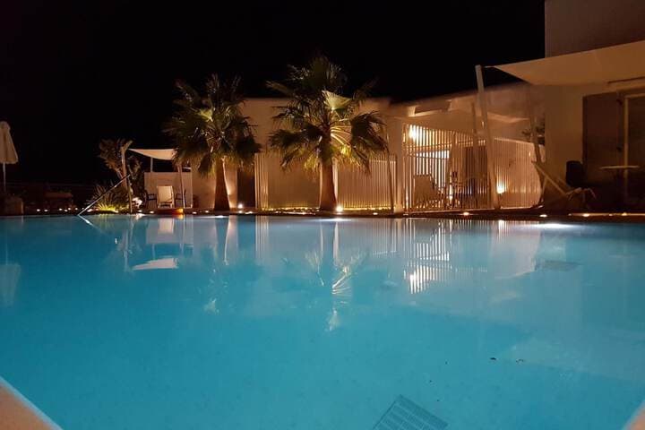 Queen Boutique Suites photo 4