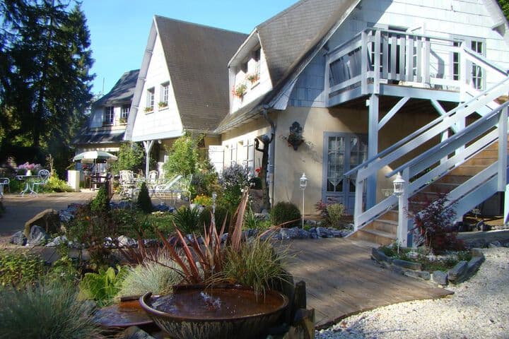 Saint-Jean-aux-Bois destination view