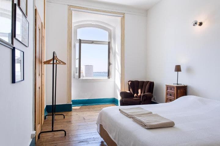 Lost Lisbon :: Cais House photo 2