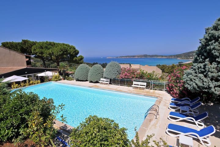 Menasina destination view