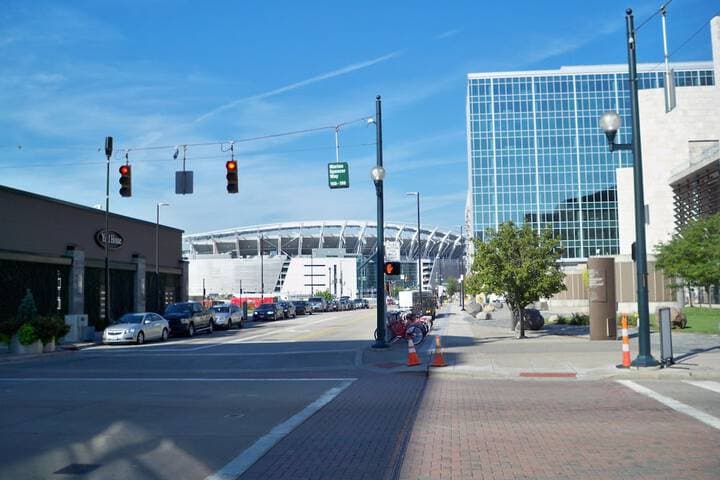 Bridgestreet at Current at the Banks photo 5