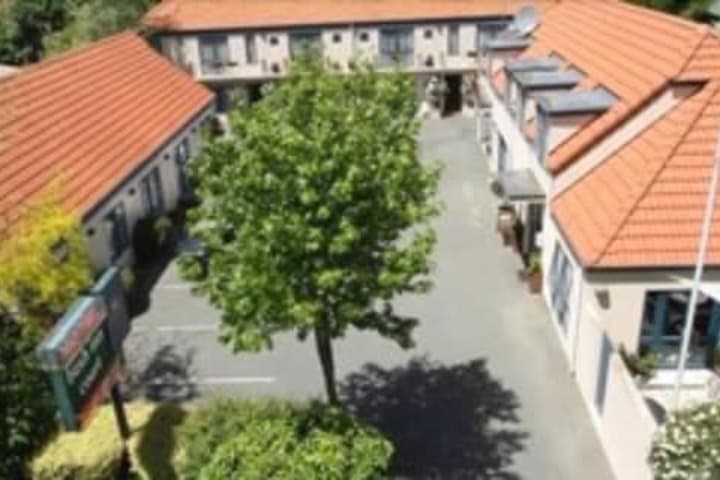 Bush Inn Court Motel photo 5