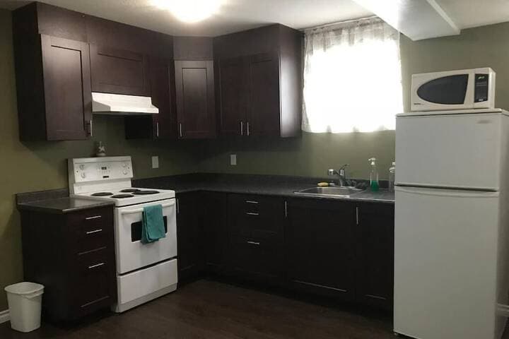 Private Rooms in Central Edmonton photo 5