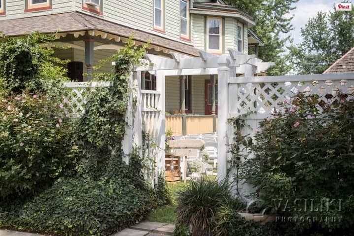 Vandiver Inn photo 2