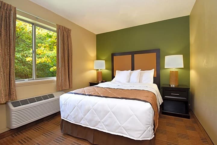 Extended Stay America Suites Dallas Market Center photo 2