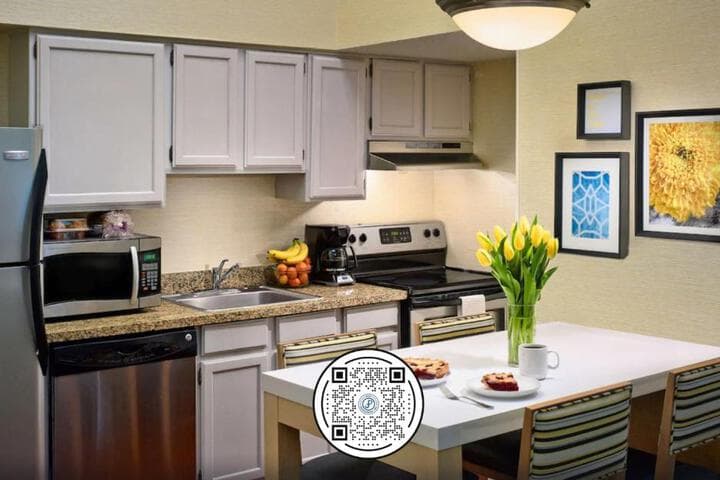 Sonesta Simply Suites Memphis East Poplar Pike photo 4
