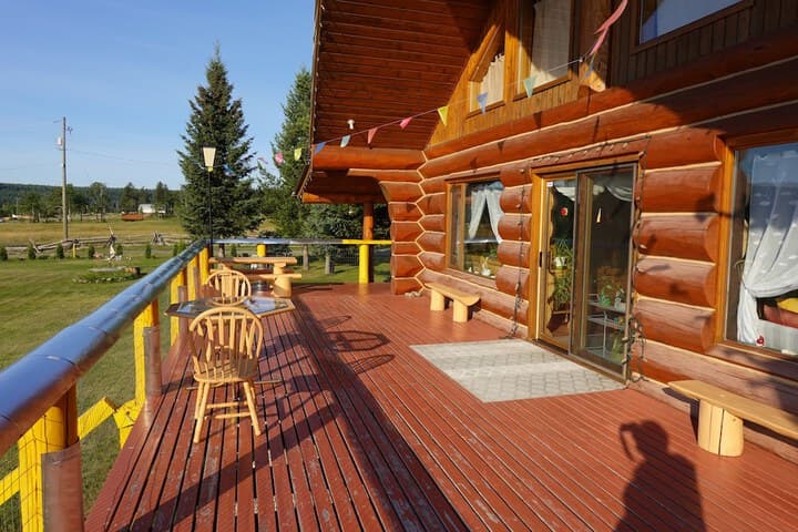 Cariboo Log Guest House photo 5