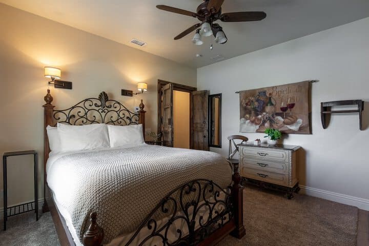Wilson Creek Manor by Avantstay Sleeps 24! Amazing Estate w / Pool & Game Room photo 2