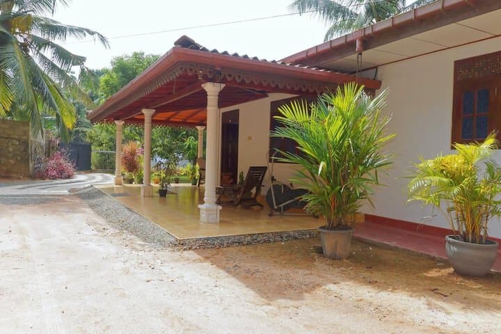 Damith Tourist Inn photo 5