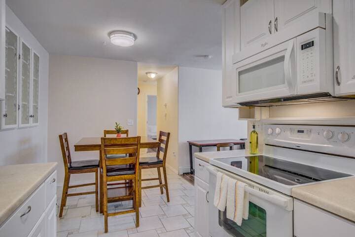 2 BD Value stay Dog friendly! photo 4