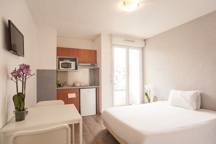 Chelles destination view
