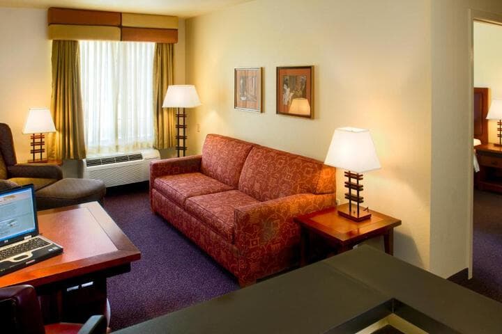 Larkspur Landing Hillsboro An All Suite Hotel photo 4