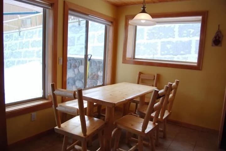 Creekview Court by Apex Accommodations photo 5