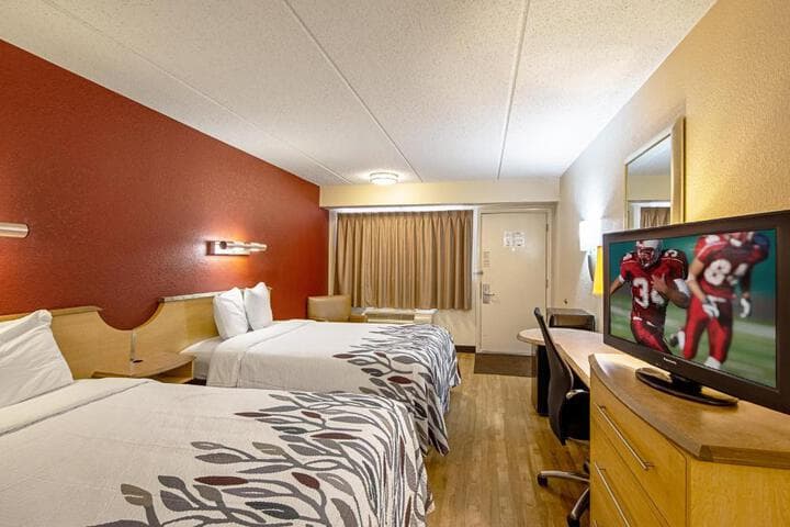 Red Roof Inn Charleston West Hurricane WV photo 1