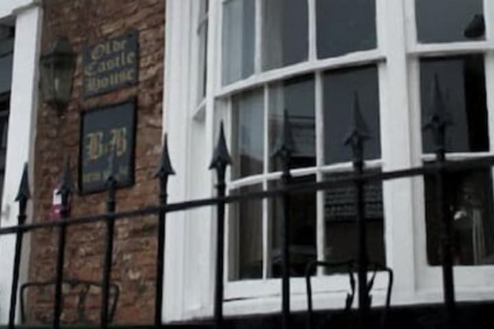 The Castle House Luxury Bed & Breakfast photo 2