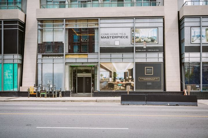QuickStay Yorkvilles Finest (Yonge & Bloor) photo 3