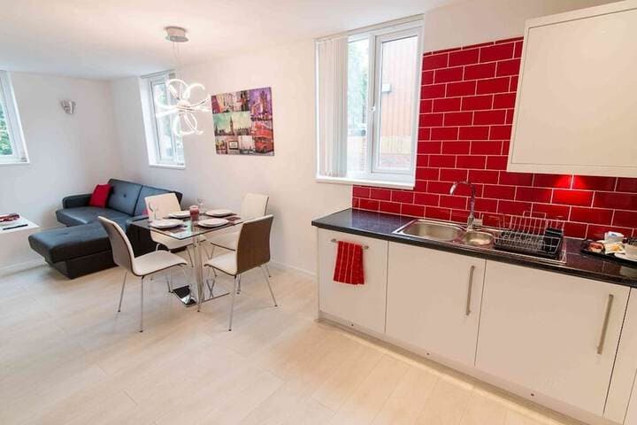 Live in Leeds Nazarene Apartments photo 5