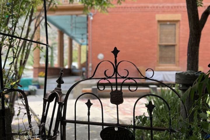 The Oliver House photo 4