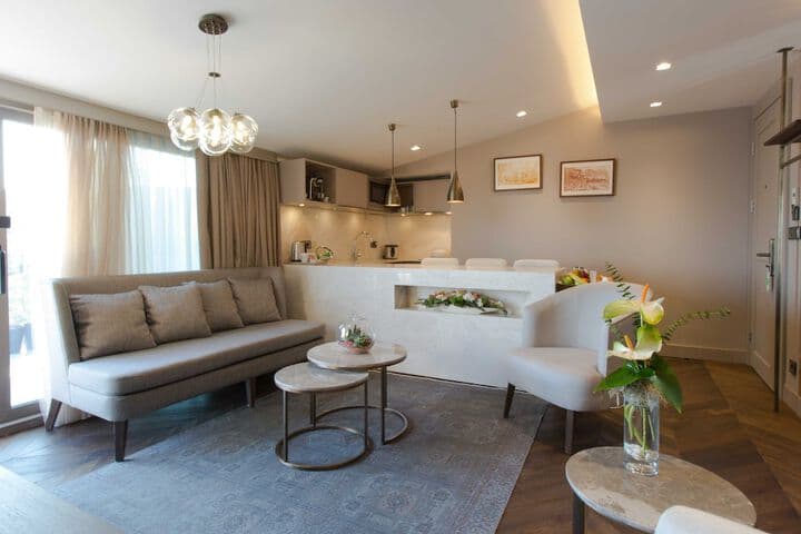 Noble22 Suites photo 3