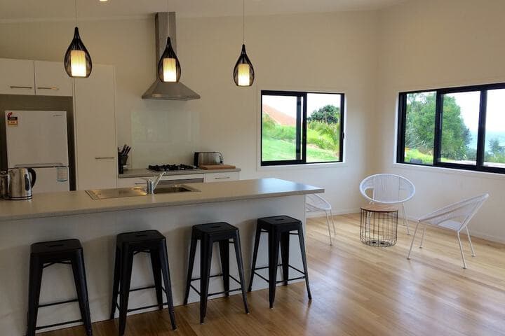 Ocean Cliff Court photo 3