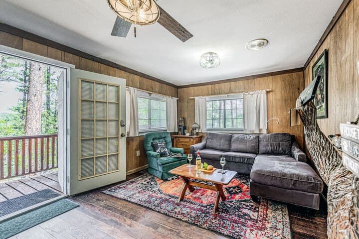 Midtown Lodge photo 1