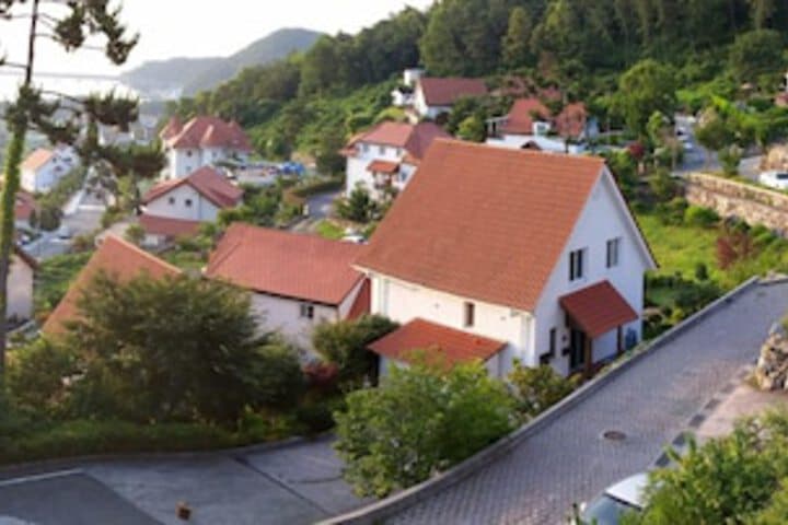 Namhae German Village Neuhaus in Korea photo 3