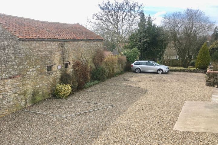 Plumpton Court photo 2
