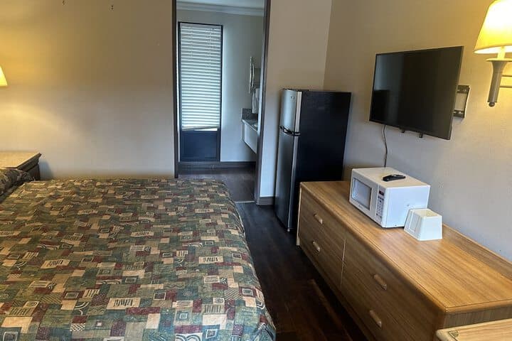 Palm Inn Hotel near Tyler Mall Riverside photo 4