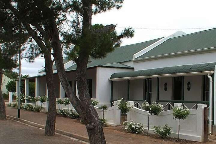 The Willow Historical Guest House photo 5