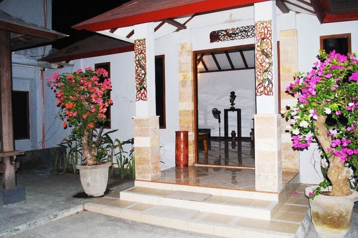 Lombok Beach Villa photo 3