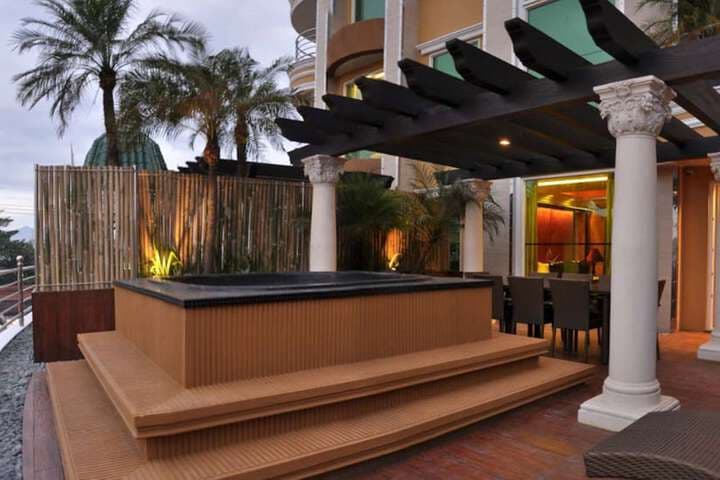 Fields Plaza Condo photo 3