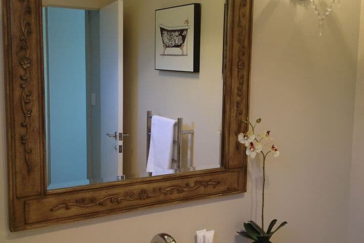 Cambridge Coach House photo 5