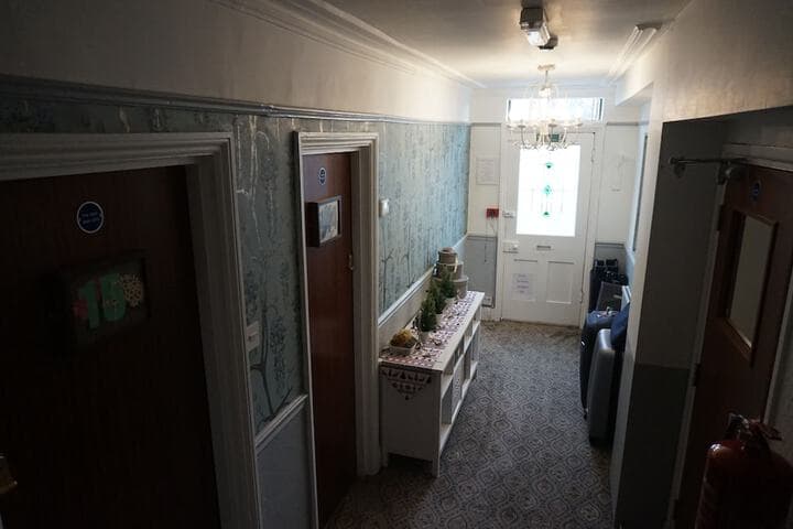 Newton House photo 4