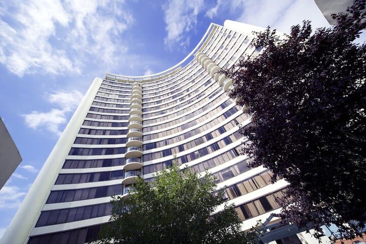 BreakFree Capital Tower photo 4